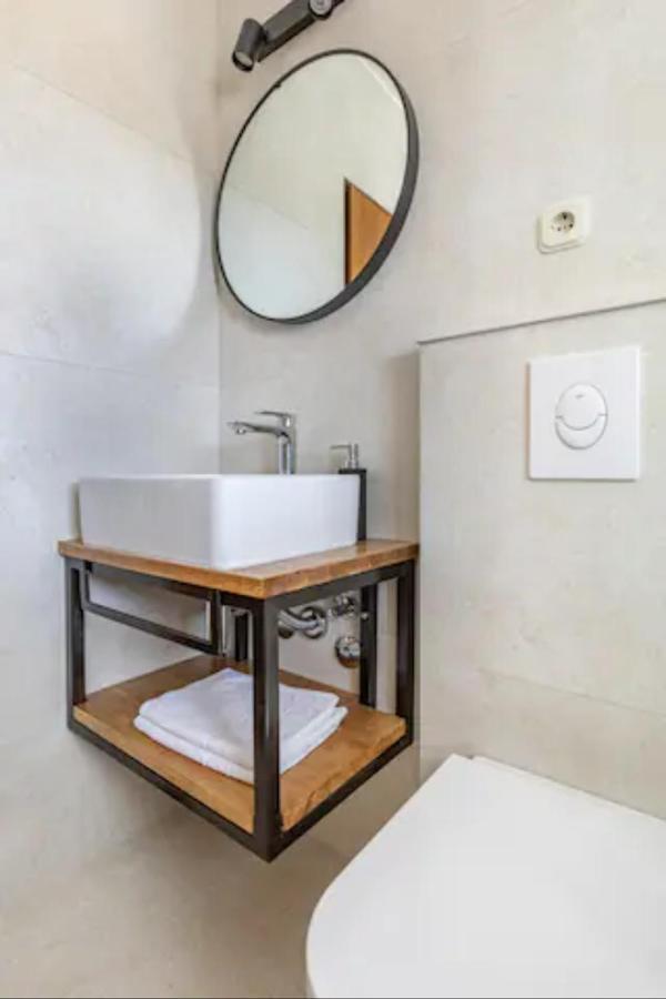 Apartments "Villa Antisin" With Heated Pool Zadar Exterior foto