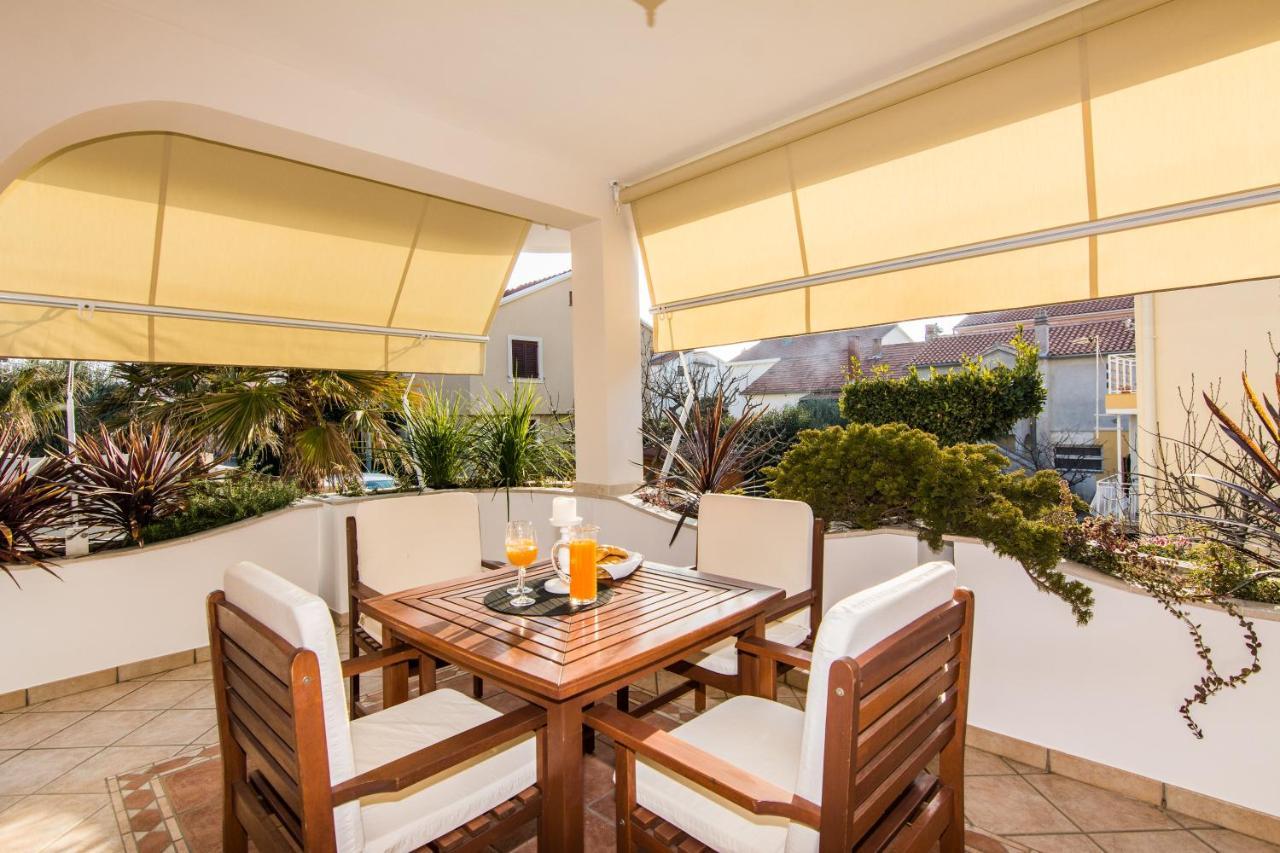 Apartments "Villa Antisin" With Heated Pool Zadar Exterior foto