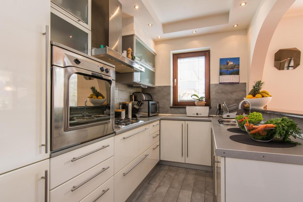 Apartments "Villa Antisin" With Heated Pool Zadar Exterior foto